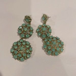 New costume gold w light green gem pierced earrings